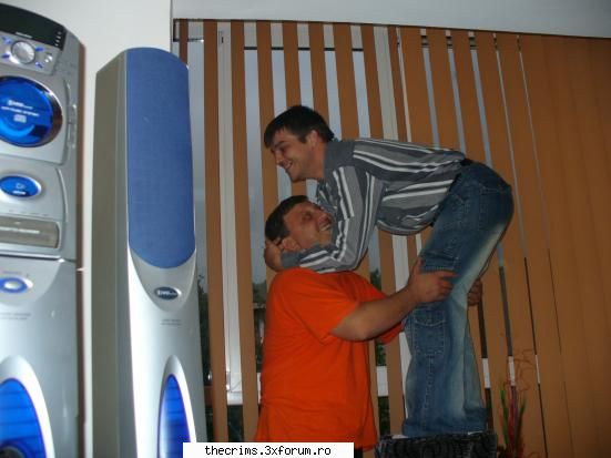 avec pasadino =) oameni cuminti..f cuminti intr-o zi cu undeva prin